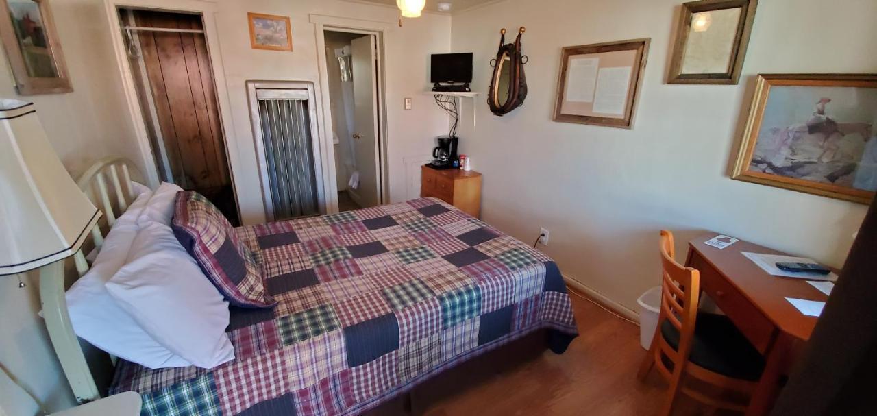 Hikers Cimarron Inn & Rv Park Exterior photo