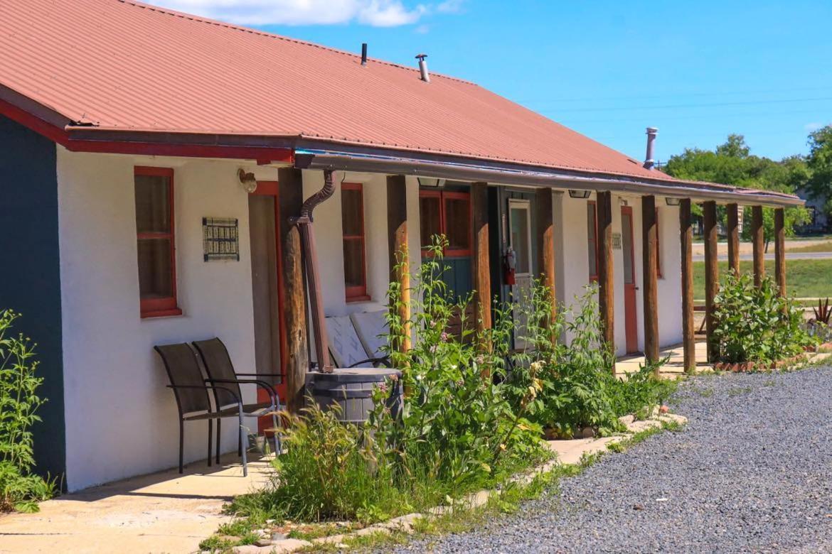 Hikers Cimarron Inn & Rv Park Exterior photo